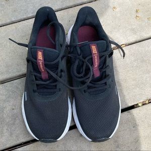 Size 9 women’s Nike Revolution shoes